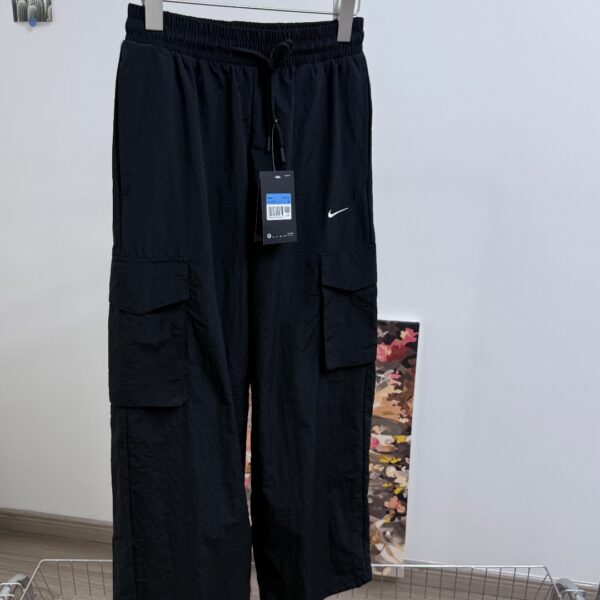Nike Baggy Cargo Trackpants 2 Nike Baggy Cargo Trackpants