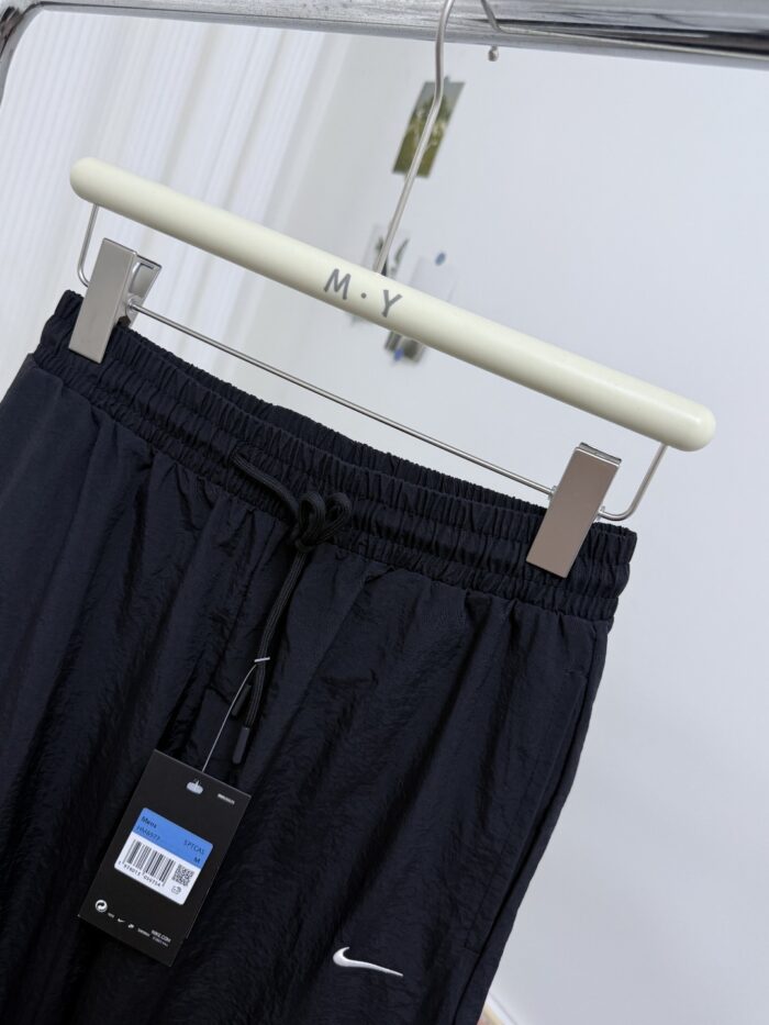 Nike Baggy Cargo Trackpants