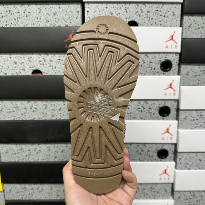 Classic Ultra Mini Boot